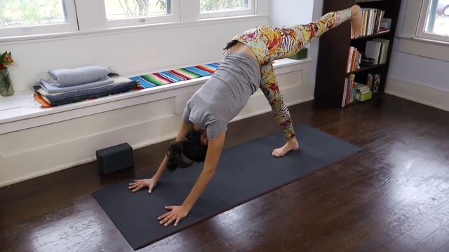 Day 5 - FEEL ALIVE FLOW- 30 Days of Yoga смотреть онлайн