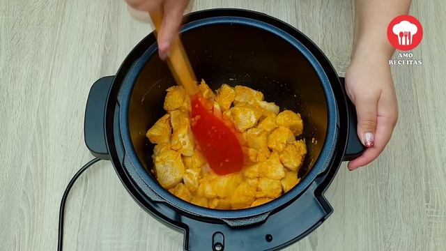 É ASSIM QUE PREPARAMOS O PEITO DE FRANGO DESFIADO E DELICIOSO! смотреть онлайн