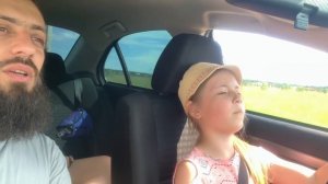 СЕСТРЕНКА в 9 лет УЧИТЬСЯ ЕЗДИТЬ НА МАШИНЕ Mitsubishi Lancer X