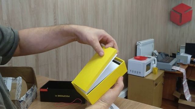 Pocophone F1 распаковка в пункте выдачи DPD куплен на Mi Com Россия