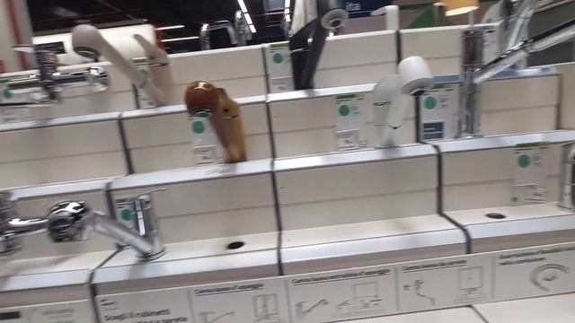 Leroy Merlin рядом с Варезе, Италия. смотреть онлайн