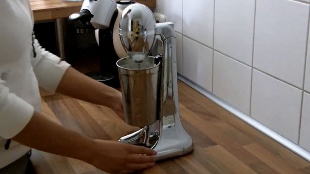 macchina per frappè da bar ideale per Milkshakes e cocktails смотреть онлайн
