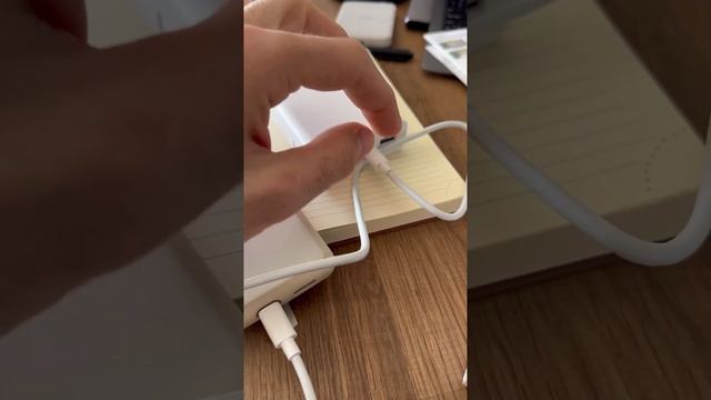 Xiaomi Mi Power Bank 3 с возможностью подключения нескольких устройств смотреть онлайн