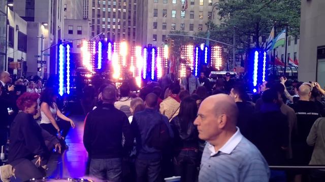 Usher on the Today show. 5/18/2012 - OMG смотреть онлайн