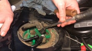 replacing FUEL PUMP a4 audi (2001-2008) 01 02 03 04 05 06 07 08