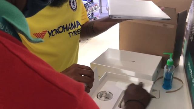 Apple MacBook Air Unboxing 2020