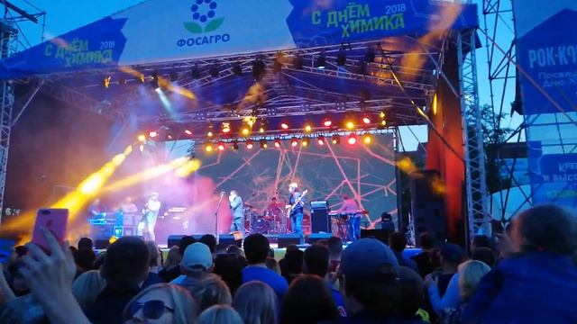 Танцы Минус - Диктофоны (Live @ Площадь Химиков, Череповец, 26.05.18) смотреть онлайн