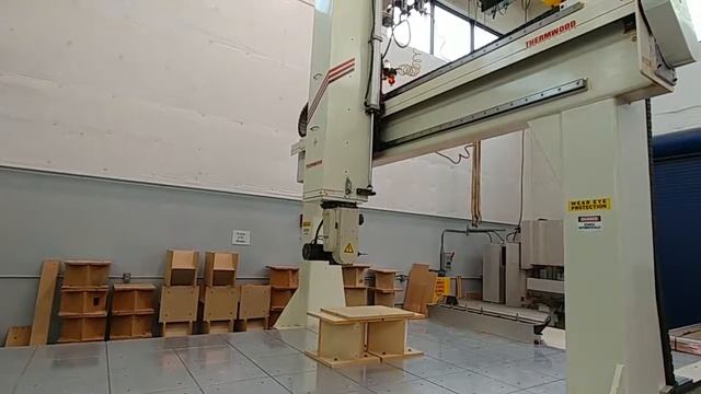 THERMWOOD M70 5-AXIS LARGE CNC ROUTER смотреть онлайн