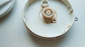 Ремонт заклинившего редуктора измельчителя блендера Bosch.