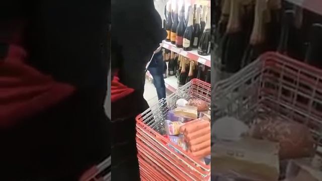 Шок. Что творят цыгане в магазинах. Смотрим все! смотреть онлайн
