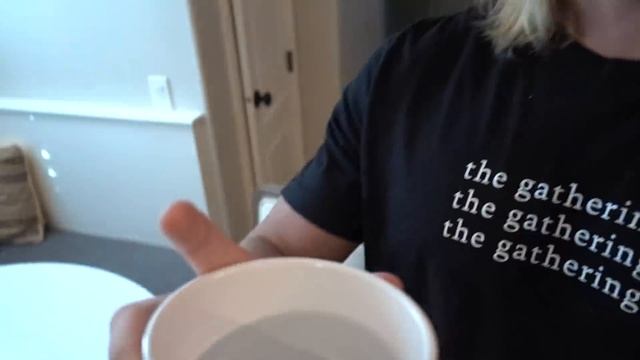 OUR FIRST PET DIED :( смотреть онлайн