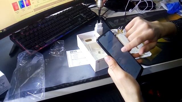 HUAWEI Y7 2019 ( UNBOXING ) смотреть онлайн