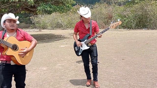 Fumando Mota tema musical Hermanos Garcia смотреть онлайн