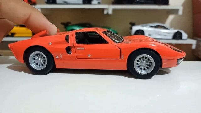 Kinsmart 1966 FORD GT40 MK2 quick video shoot смотреть онлайн