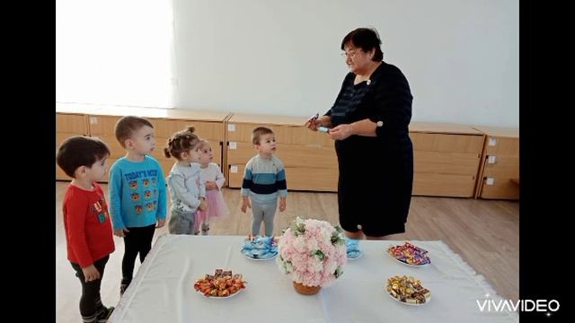 День сладкоежек. День шоколадных конфет Солнышко смотреть онлайн