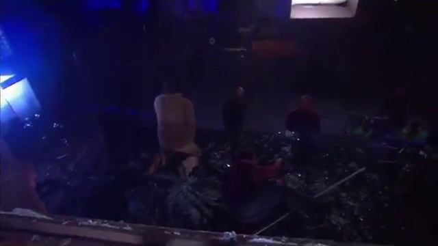 Трюки с пиротехникой и закаленным стеклом смотреть онлайн