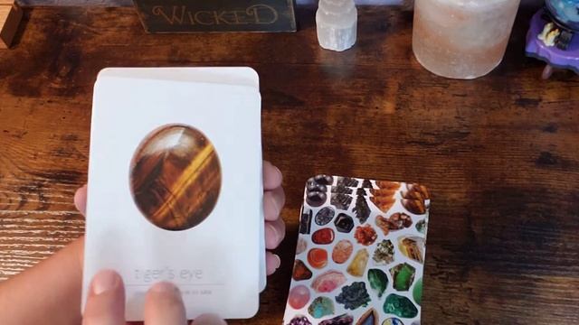 Daily Crystal Inspiration Unboxing and Flip Through смотреть онлайн