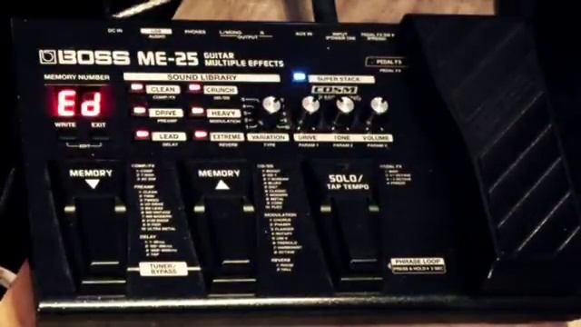 BOSS ME-25 PEDAL BOARD PLAYTHROUGH смотреть онлайн
