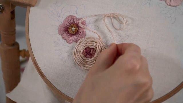 "Wild rose" flower wreath embroidery pattern смотреть онлайн