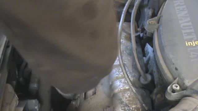 Renault Symbol Logan 1.4 8V.Плановое ТО. Замена масла, фильтров и свечей зажигания. смотреть онлайн