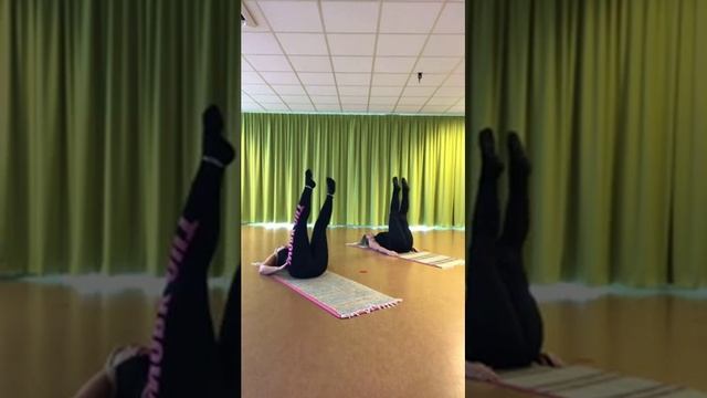 Pilates Relax voor thuis met Liek en Yvonne смотреть онлайн