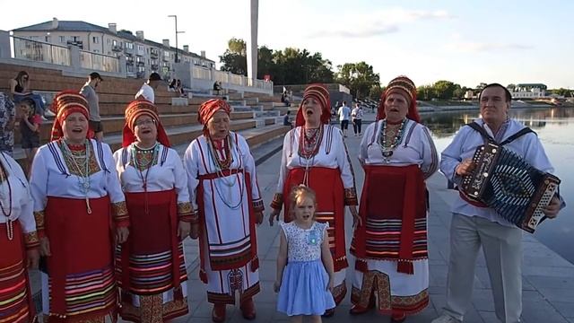 Ялгат - Умывает красно солнышко смотреть онлайн