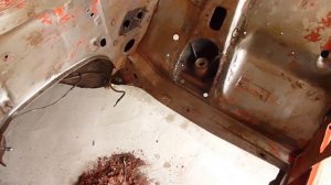 Как снять старую краску с металла автомобиля. Покраска подкапотного пространства.