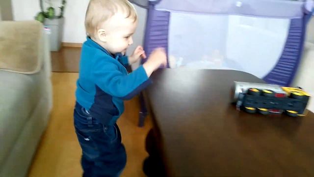 Андрюха меняется с Сашей смотреть онлайн