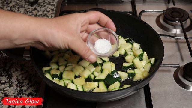 Не Думала, Что Будет Так Вкусно ! Сестра Подсказала Рецепт Из Кабачков. смотреть онлайн