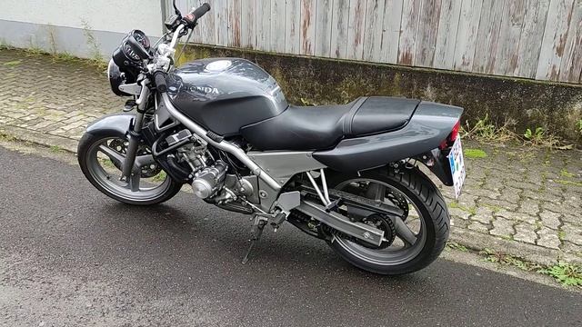 Honda CB1 NC27 Kaltstart Coldstart смотреть онлайн