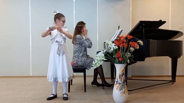 Габбасова Сабина, 9 лет, 1 Ю.Должиков "Колыбельная" 2. Й.Гайдн "Анданте" смотреть онлайн