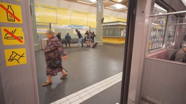 Germany, Berlin, U-Bahn ride from Südstern to Rathaus Neukölln