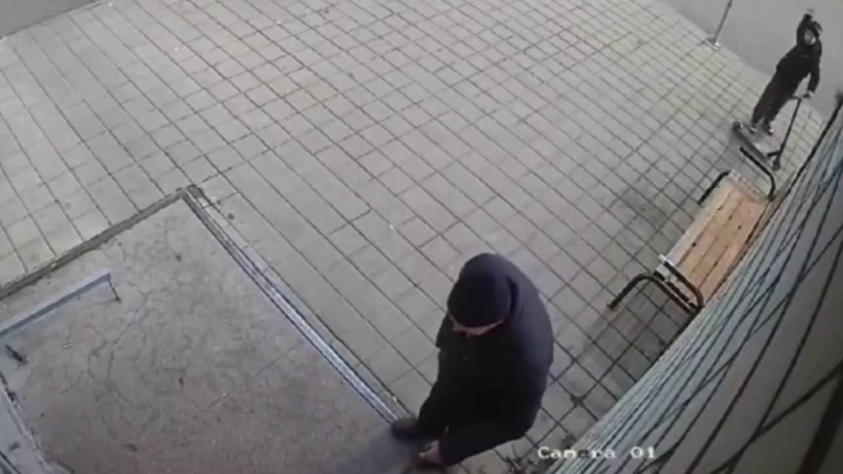 Дети забросали бутылками пенсионера в Краснодаре