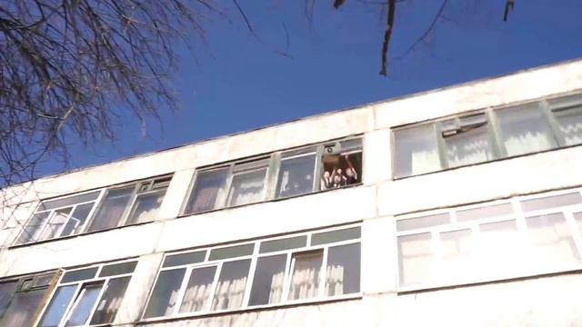 Egg drop challenge смотреть онлайн