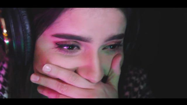 Mi novia me escribe una canción y la pone en su disco! смотреть онлайн