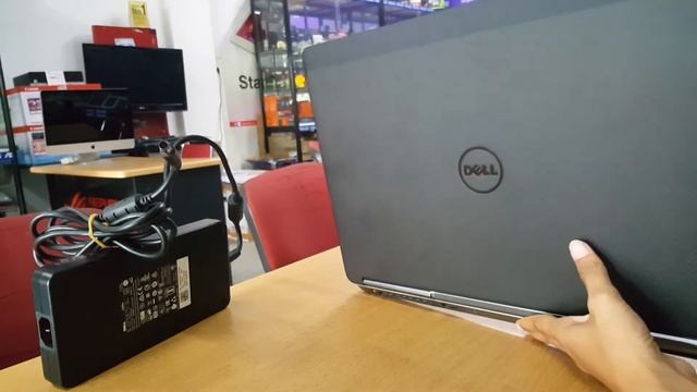 Dell Precision 7520 Custom Intel Core i7TH Gen Quadro M1200 Like New смотреть онлайн
