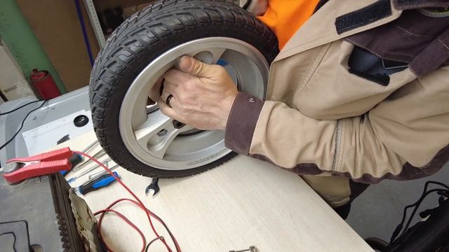 Как разбортировать диск с инвалидной электро коляски? смотреть онлайн
