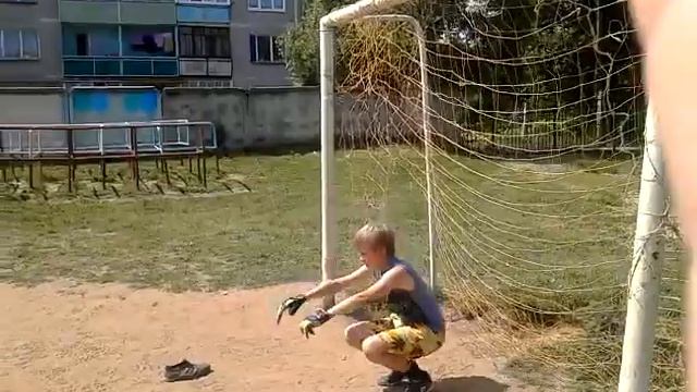 Первый видео урок. Разминка для вратарей. смотреть онлайн