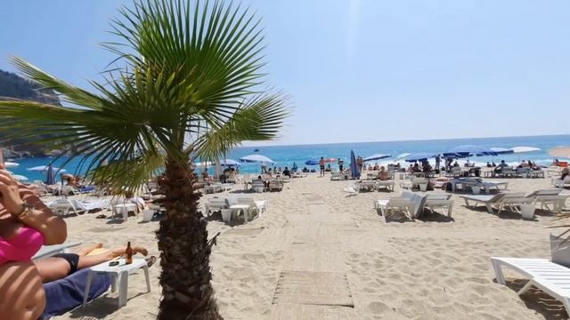 АЛАНЬЯ ТУРЦИЯ СЕЗОН ОТКРЫТ ЛЮДИ ЗАГОРАЮТ И КУПАЮТСЯ