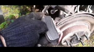 Замена задних колодок / Opel Astra j