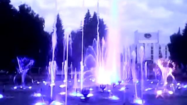 Самый Красивый фантан в Челябинске сматреть всем