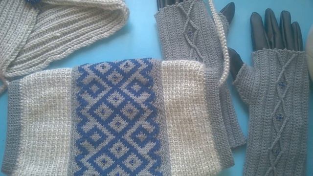 Вязаный комплект из муфточки, митенок и шапки-чалмы смотреть онлайн