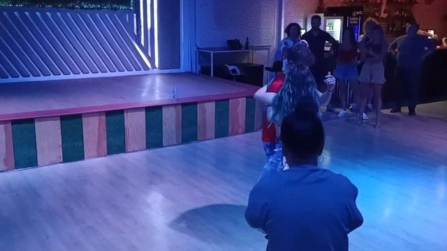 Raúl y Reyes, bachata en Sala Havana Sevilla octubre 2023 bailando bachata en Nueva York смотреть онлайн