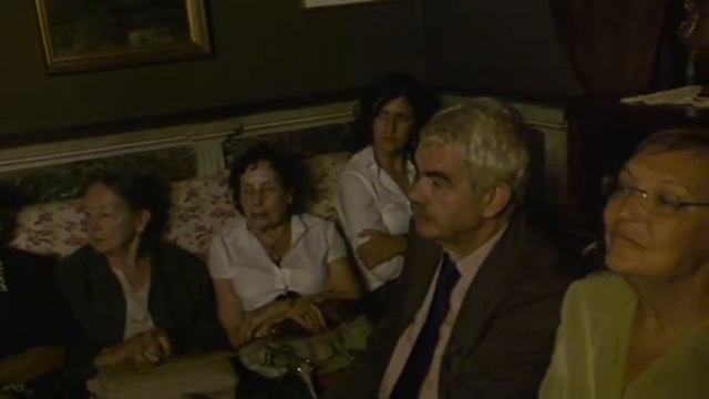 Familiares, políticos y vecinos homenajean a Joan Maragall en Barcelona смотреть онлайн