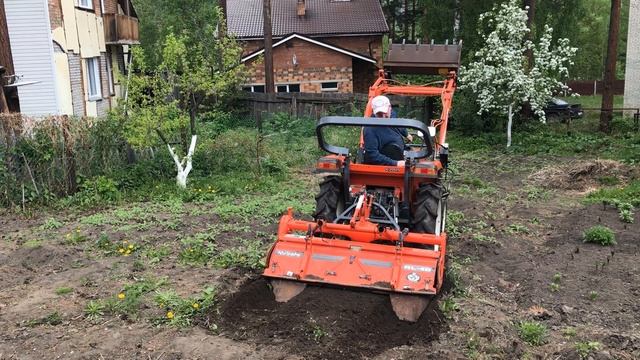 Клуб любителей минитракторов / Расчистка участка от хлама под пахоту грядок для картошки смотреть онлайн