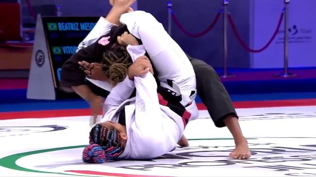 Beatriz Mesquita's Killer Collar Choke