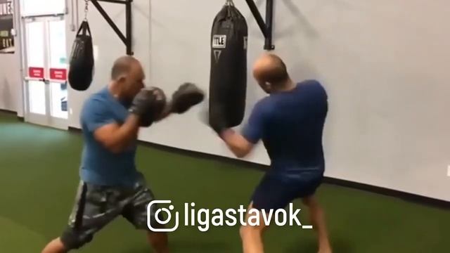 НЕ БУДИТЕ КОНОРА! ЦЫГАН УЖАЛИТ НГАННУ! КТО ЛУЧШИЙ БАСКЕТБОЛИСТ В UFC? смотреть онлайн