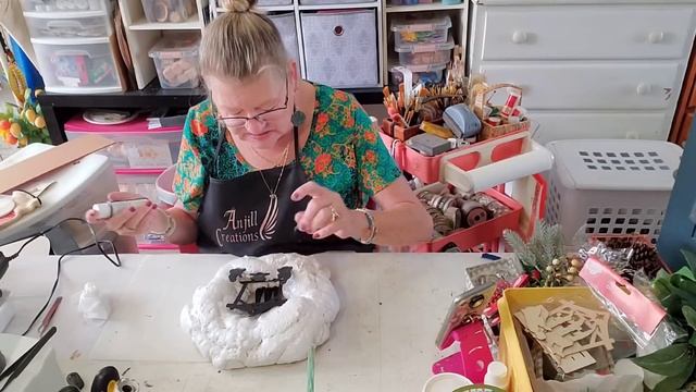 Watch what I make with this! #dollartree #christmas #farmhouse смотреть онлайн