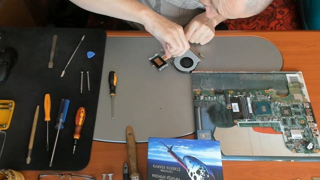 Disassembly HP Pavilion G6 2307EL D1M73EA смотреть онлайн