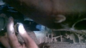 ВАЗ 2107 меняем вилку сцепления не снимая коробки , латаем глушитель.